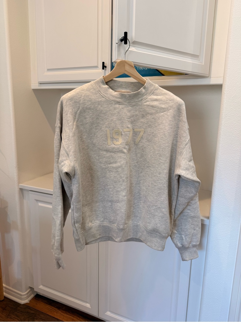 Essentials eggshell/cream color, Pullover Sweatshirt  + shorts (set)